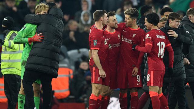 Foto: Aksi Kiper Caoimhin Kelleher Tepiskan Liverpool dari Kekalahan Adu Penalti di Perempatfinal Carabao Cup 2021