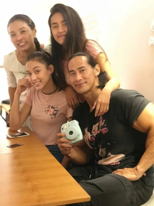Yasmin Napper Bareng Ade Rai