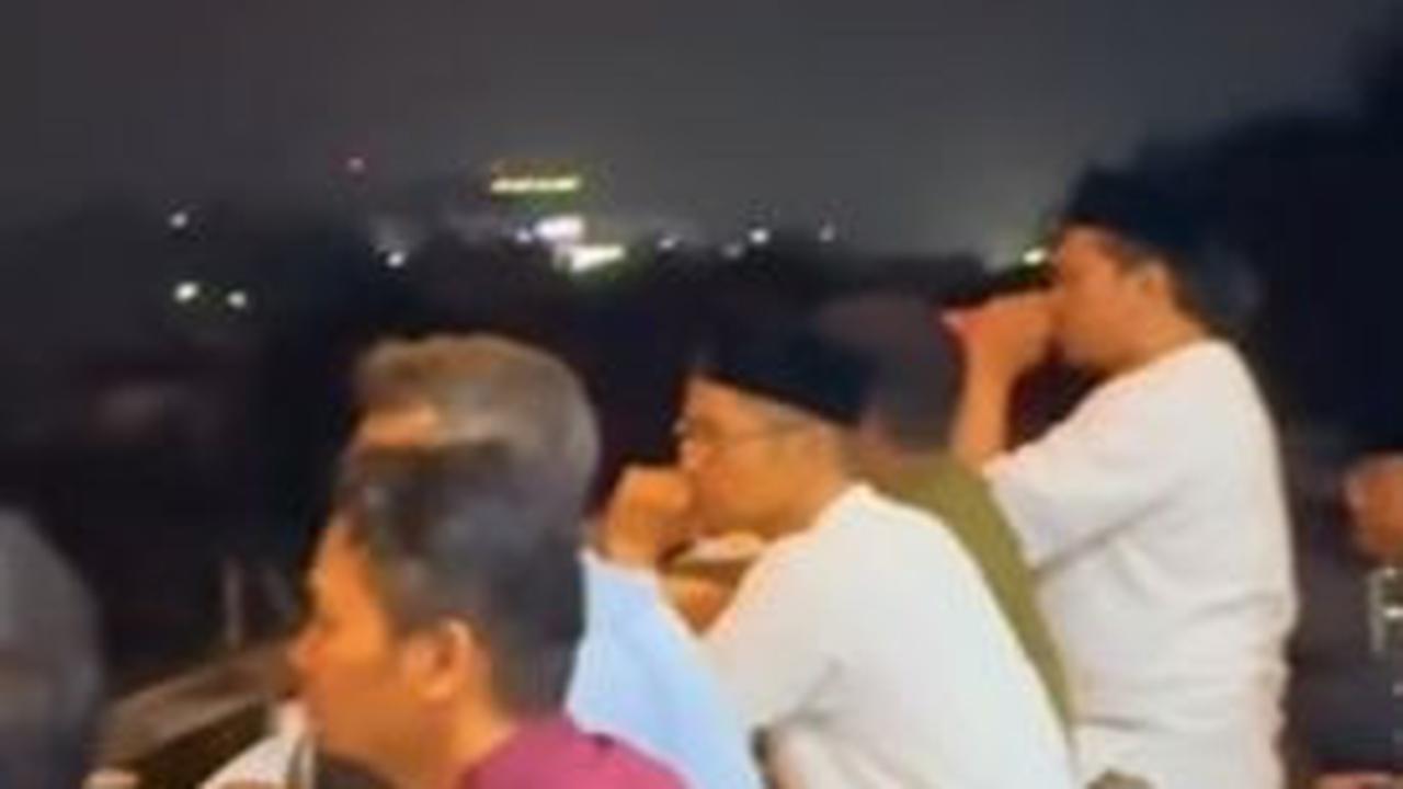 24 Jam Tidak Pernah Terkunci<br>