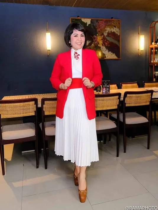 Joy Tobing menepis dengan tegas dugaan operasi plastik. Ia menyebut wajahnya dari dulu memang begitu.  [Instagram/joydestinytobing]