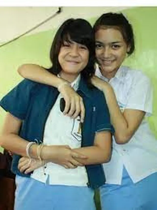 6 Foto Masa Kecil Hingga Remaja Natasha Rizky, Mirip Megumi Anak Sulung