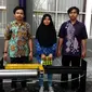 Mesin penyayat bambu semi otomatis hasil karya mahasiswa ITS Surabaya. (Liputan6.com/Dhimas Prasaja)