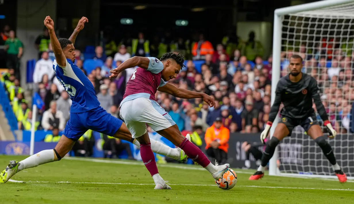Hasil itu membawa Aston Villa berada pada peringkat keenam klasemen sementara Liga Inggris dengan 12 poin. Sedangkan The Blues berada pada peringkat ke-14 dengan lima poin. (AP Photo/Alastair Grant)