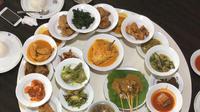 Nasi padang, kuliner khas Sumatera Barat. (Sumber Foto: rfrantino/Instagram)