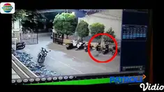 Pelaku mencuri motor saat korban sedang melaksanakan ibadah salat maghrib.
