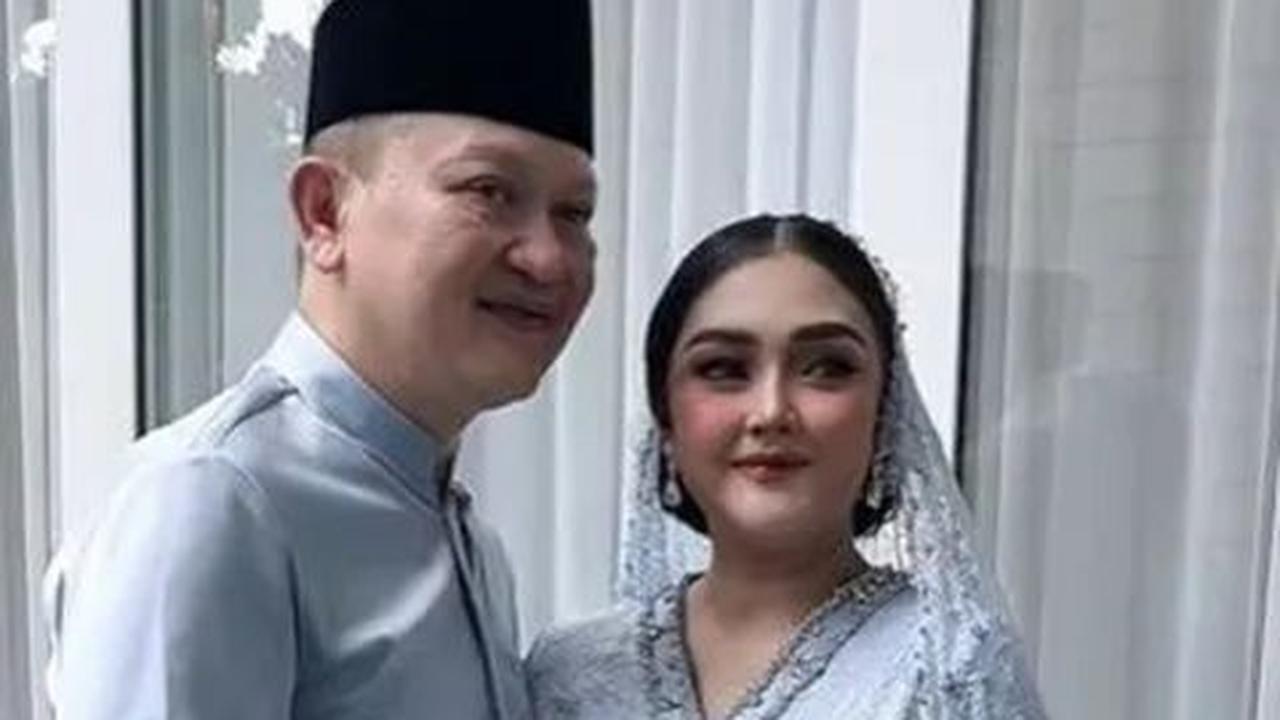 Terpaut Usia 21 Tahun