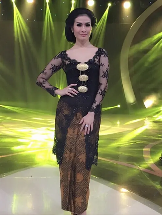 (via instagram/@isdadahlia)