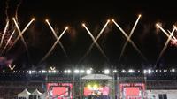 Acara penutupan SEA Games 2019 berlangsung di New Clark City Athletic Stadium, Rabu (11/12/2019) malam waktu setempat. Acara dimeriahkan konser musik dan atraksi drone. (Bola.com/Muhammad Iqbal Ichsan)