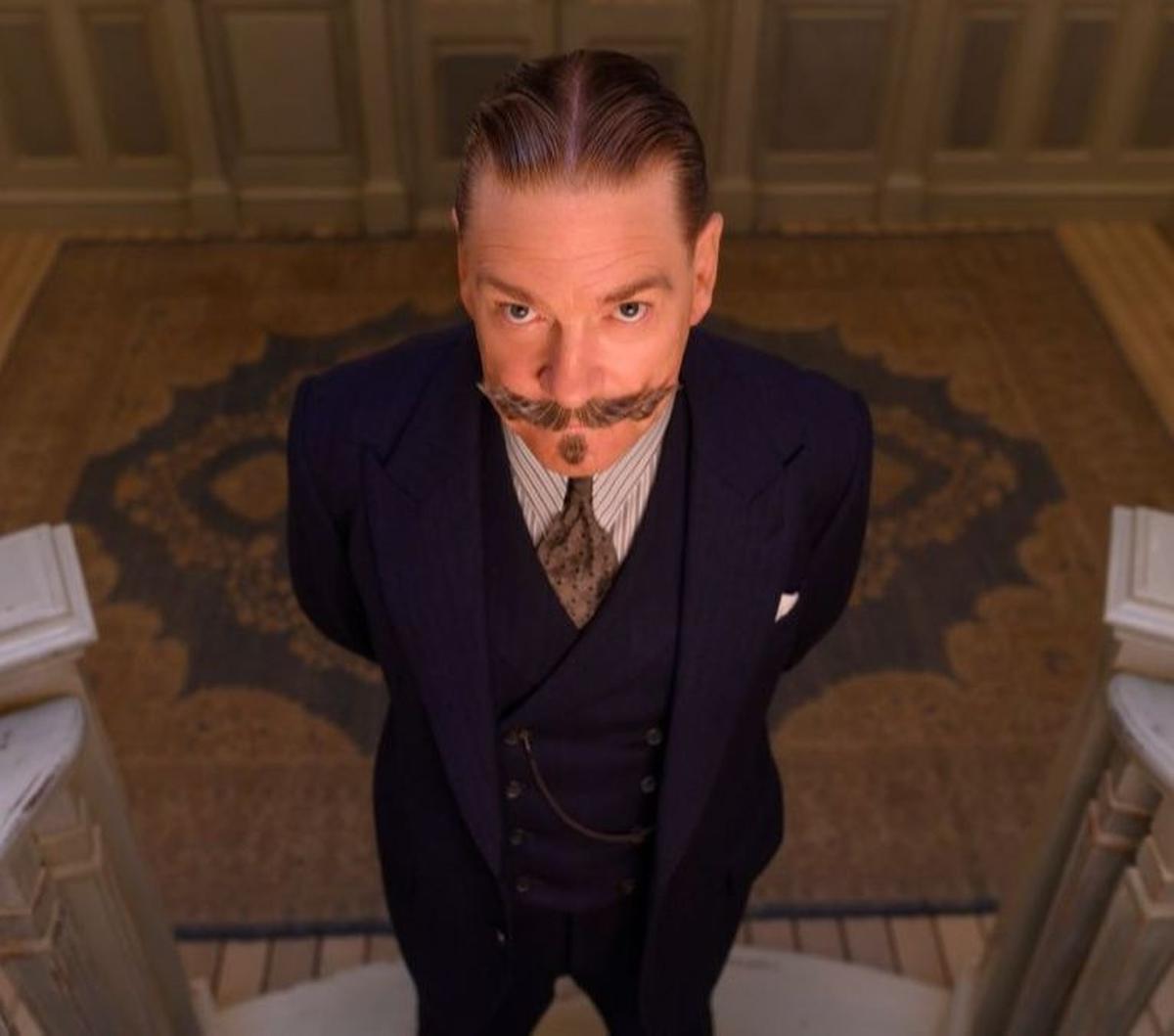 3. Hercule Poirot adalah Pensiunan Polisi yang Sebal, Karena Kejahatan Mengikutinya