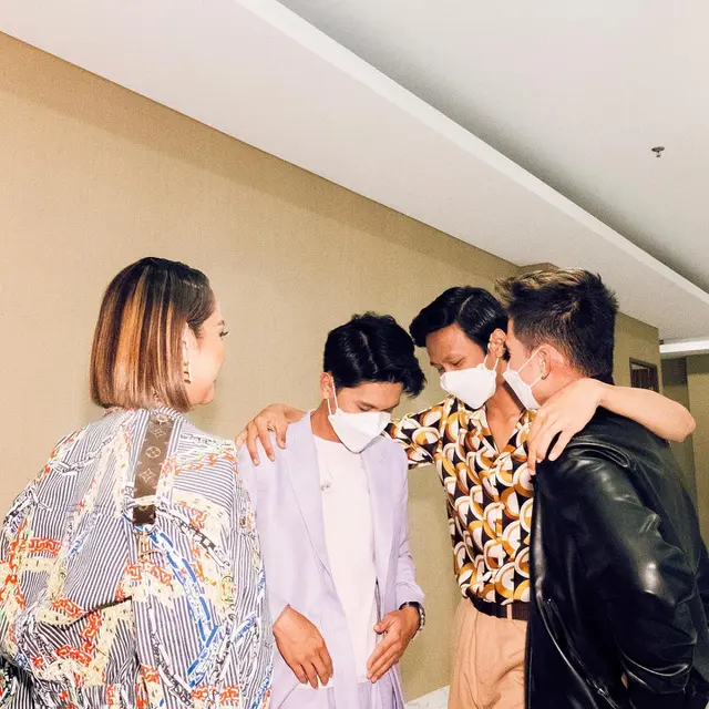 Jadi Mentor, Ini 7 Potret Bunga Citra Lestari Bersama Team Boys X Factor Indonesia