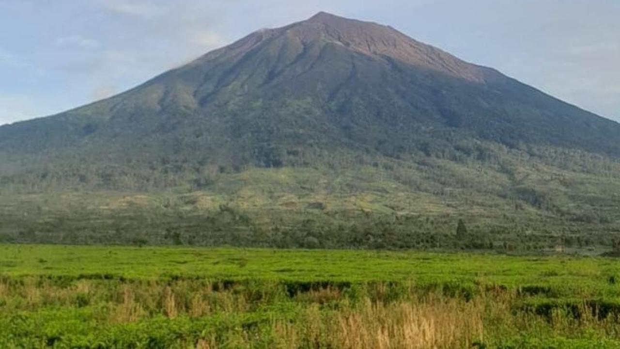 Pendakian Gunung Kerinci Ditutup untuk Ritual Adat dan Pembersihan Jalur