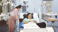 Annisa Pohan saat menemani Ani Yudhoyono di ICU (Dok.Instagram/@annisayudhoyono/https://www.instagram.com/p/Bv3lz_CDK81/Komarudin)