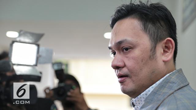[Bintang] Banyak Pengacara Pamer Kekayaan, Ini Saran Farhat Abbas