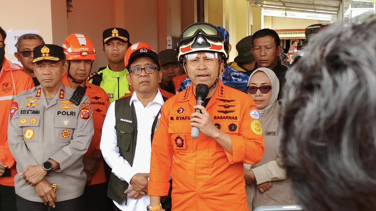 Hari Kedua Longsor Cisarua Bandung, Tim SAR Kerahkan Drone dan Anjing Pelacak