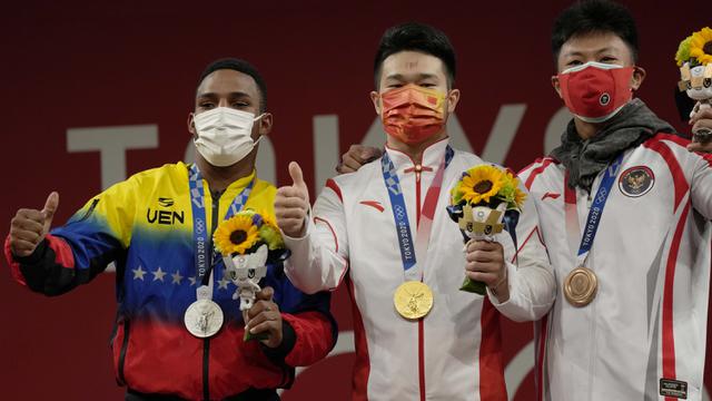 FOTO: Rahmat Erwin Sumbang Perunggu untuk Indonesia di Olimpiade Tokyo 2020