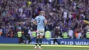 Pemain Manchester City, Erling Haaland tak mampu menutupi rasa kecewanya setelah timnya kalah dari Crystal Palace dalam laga final Piala FA 2024/2025 yang berlangsung di Stadion Wembley, London, Inggris, Sabtu (17/05/2025) waktu setempat. (AP Photo/Ian Walton)