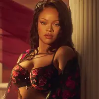 Intip koleksi lingerie rilisan Rihanna jelang Valentine (@badgalriri)