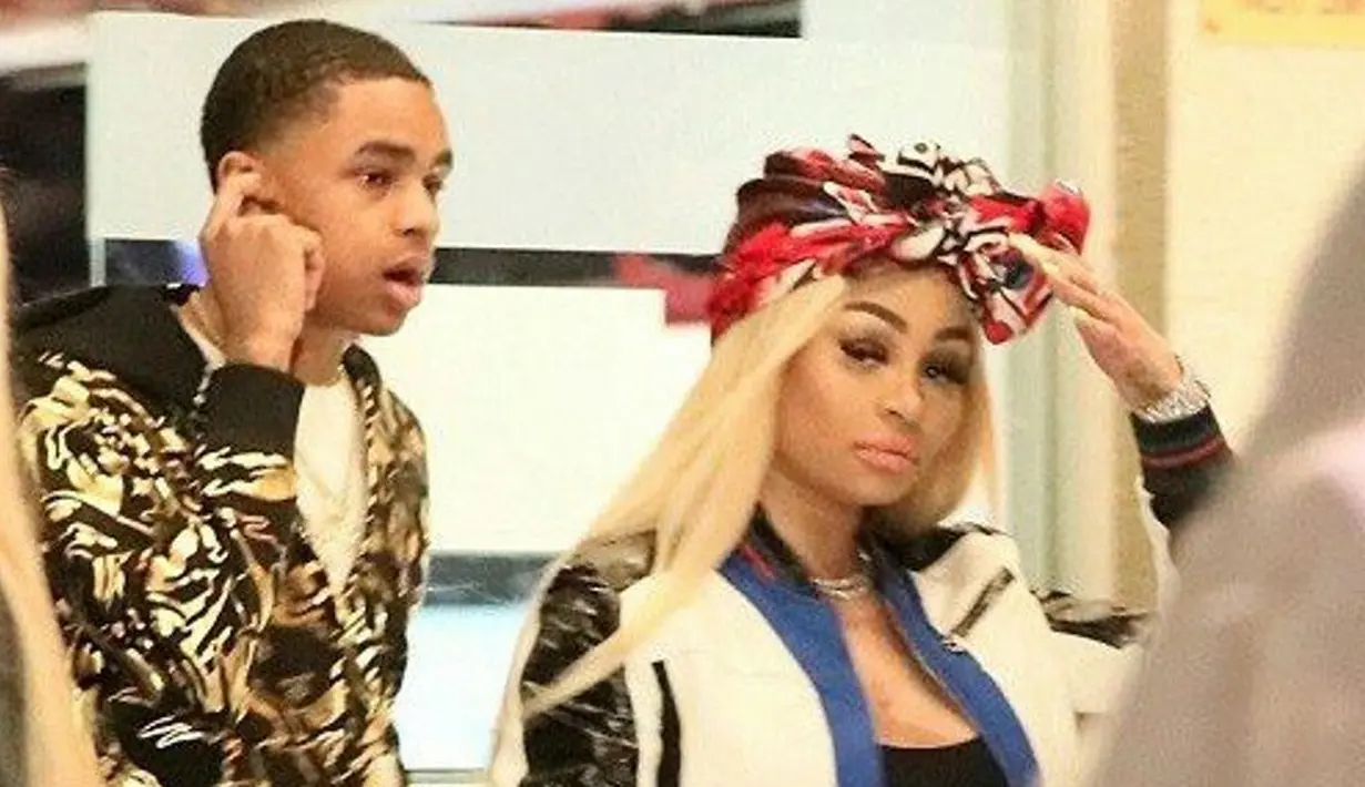 Pria itu adalah seorang rapper bernama YBN Almighy Jay. (Wadup)