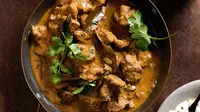 Jangan cuma memikirkan resep gulai kambing yang enak, kamu juga harus tahu kiat makan sehat saat Idul Adha. (Sumber: taste.com.au)