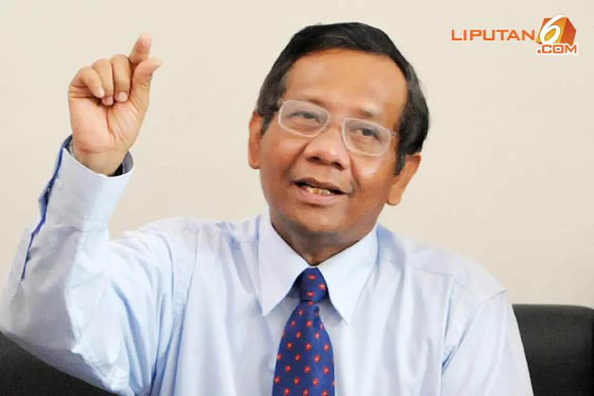mahfud-usut-131011b.jpg