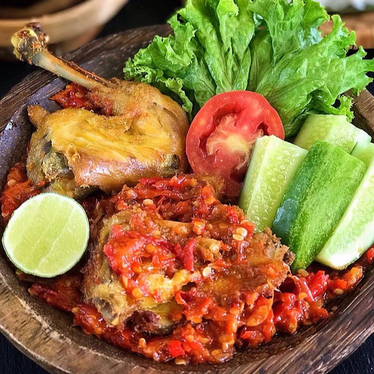 Ayam penyet