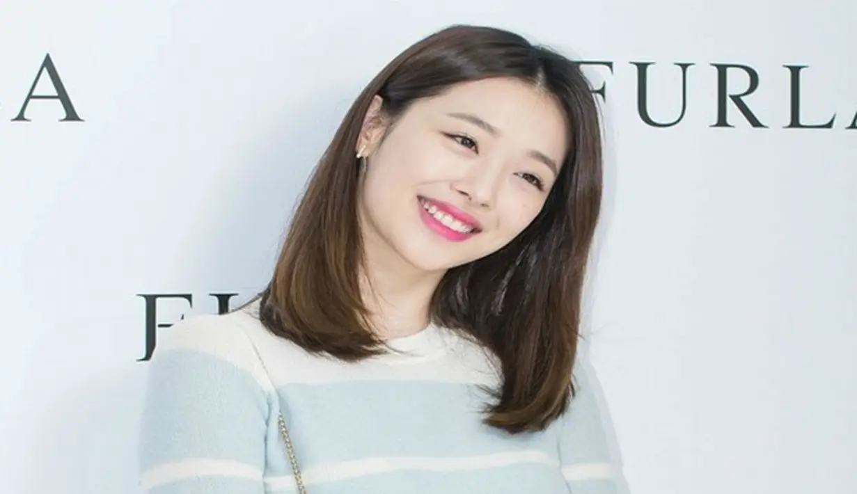 Tak hanya itu saja, pasca keluar dari girlband f(x), Sulli kerap mendapatkan kritikan dari netizen. Ia juga mendapatkan jumlah haters yang makin banyak. (Soompi/Bintang.com)