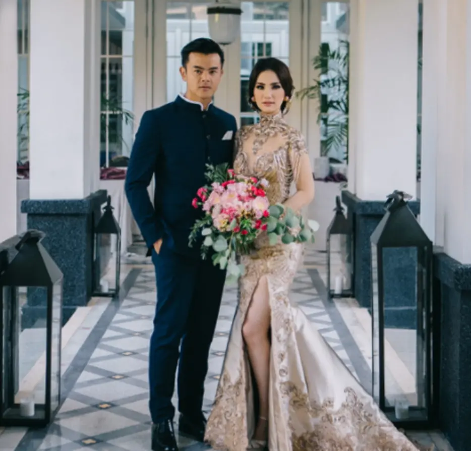 Dion Wiyoko dan Fiona Anthony menjalani prosesi Tionghoa jelang pernikahan. (Instagram/fionaanthony)