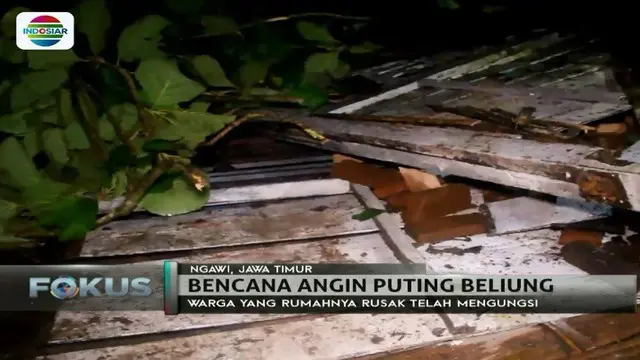 Belasan rumah warga di Ngawi, Jawa Timur, rusak akibat diterjang hujan deras dan angin kencang.
