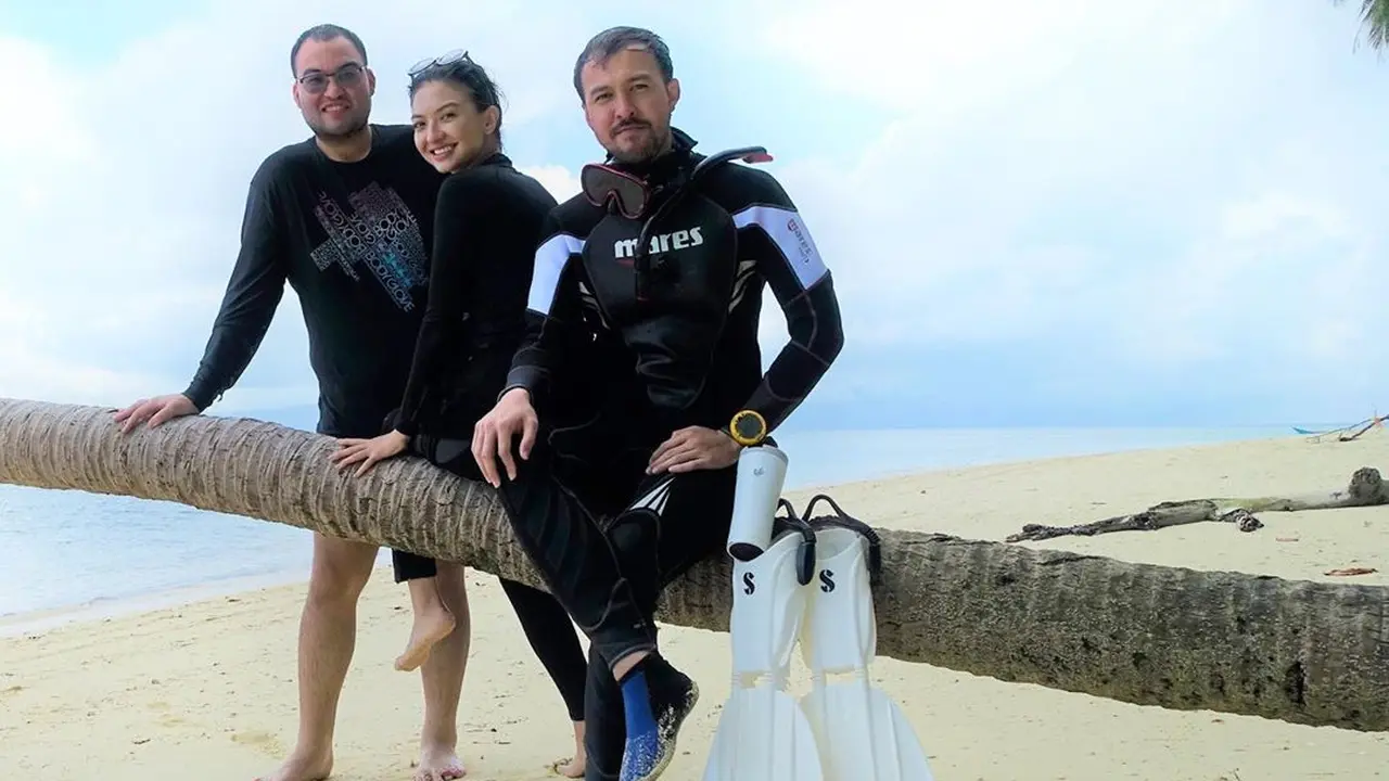 [Fimela] Raline Shah dan Adik Laki-lakinya