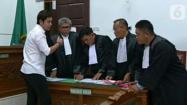 Kriss Hatta Jalani Sidang Perdana Kasus Dugaan Penganiyaan