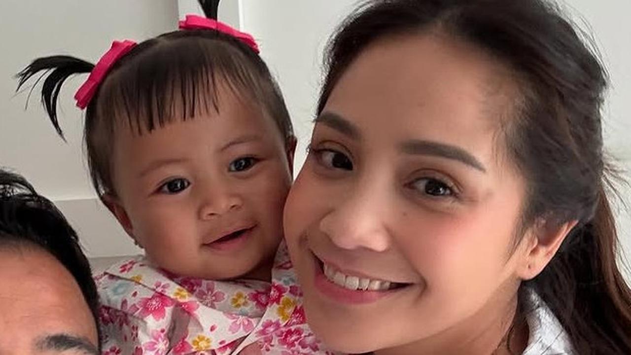 Nagita Slavina Larang 'Si Pulen' Baby Lily Makan Nastar Terus: Udah Gendut Tahu