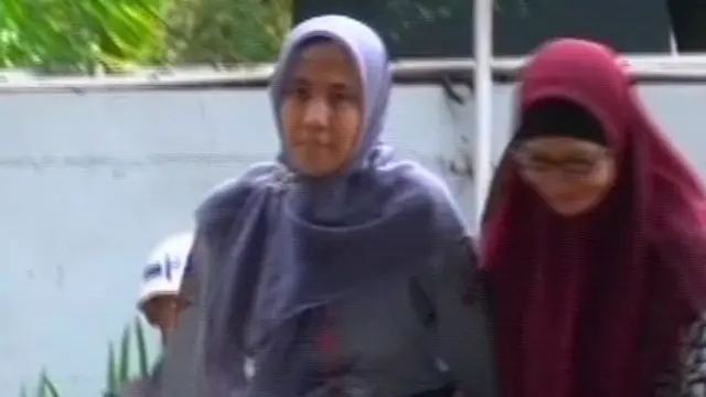 [VIDEO] Istri Anas Urbaningrum Datangi KPK Tanpa Suami