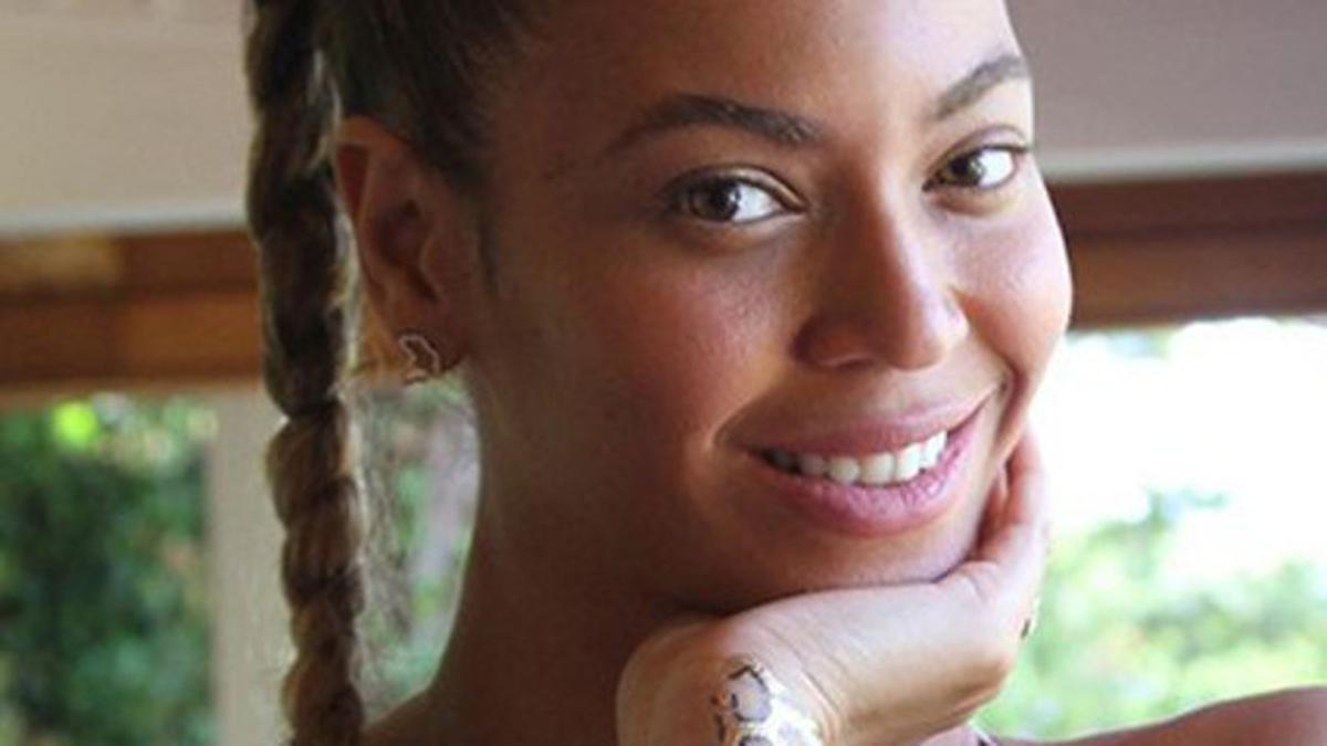 Segarnya Wajah Beyonce saat Liburan