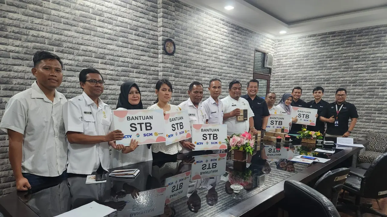 SCM EMTEK mendistribusikan 1.748 STB TV Digital Gratis di Medan dan Makassar