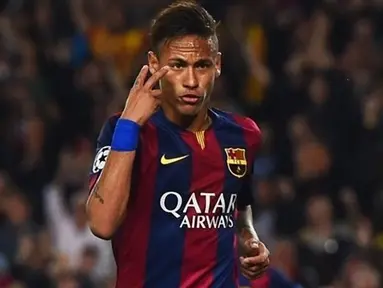 Neymar melakukan selebrasi usai menjaringkan dua gol melawan PSG, Rabu (22/4/2015). Sumber: Uefa.