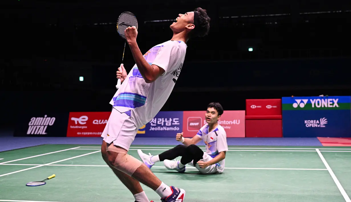 Di final Korea Open 2024, Leo/Bagas mengalahkan unggulan pertama sekaligus pasangan tuan rumah Kang Min Hyuk/Seo Seung Jae. (ANTHONY WALLACE/AFP)