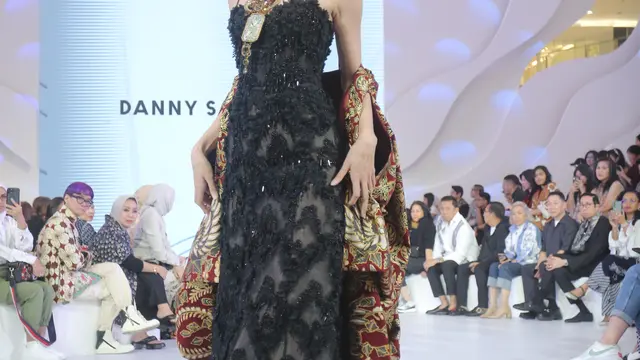 KAART JAGAT, Kreasi Batik dengan Sentuhan Mewah dari 14 Desainer IPMI