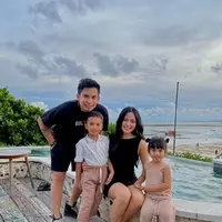 Rachel Vennya dan Okin telah bercerai sejak tahun 2021. Kendati begitu, hubungan mereka masih sangat baik.