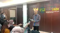 Menteri Koperasi dan Usaha Kecil Menengah (Menkop UKM) Teten Masduki dalam konferensi pers Dampak Impor Pakaian Bekas Ilegal Terhadap UKM, di kantor Kementerian Koperasi dan UKM, Jakarta Selatan, Senin (27/3/2023).