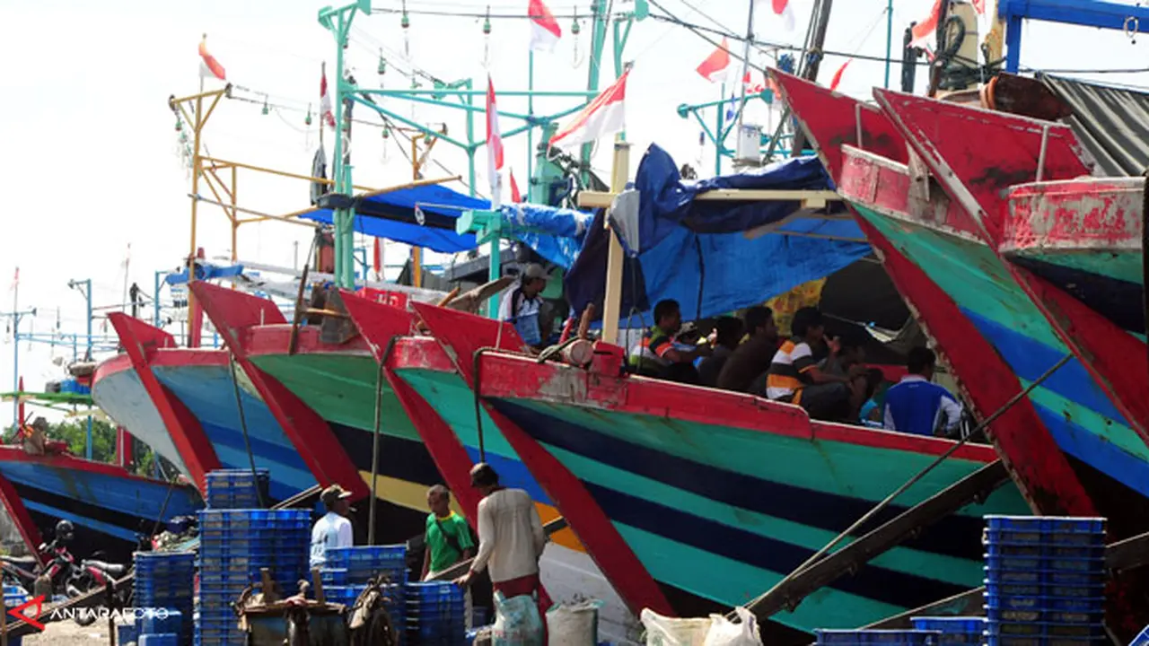kapal-laut130506c.jpg