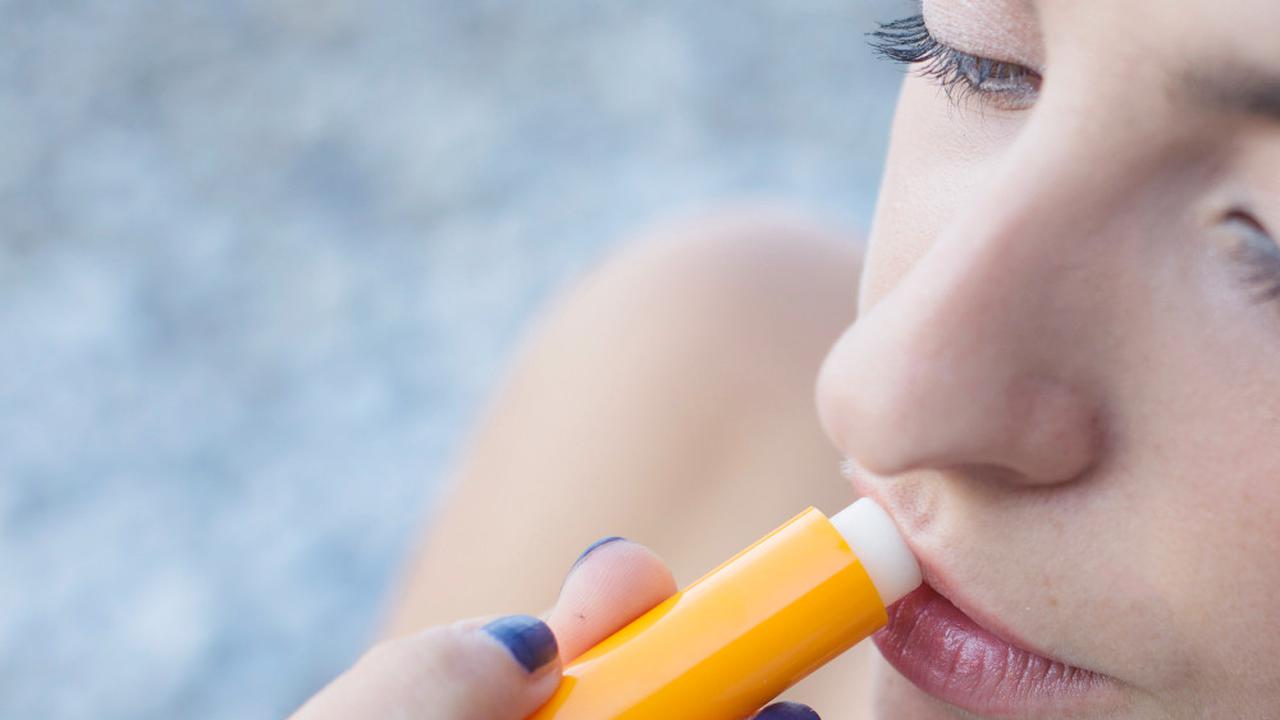 Rahasia Bibir Lembap dan Sehat: Kandungan Hyaluronic Acid & Peptide