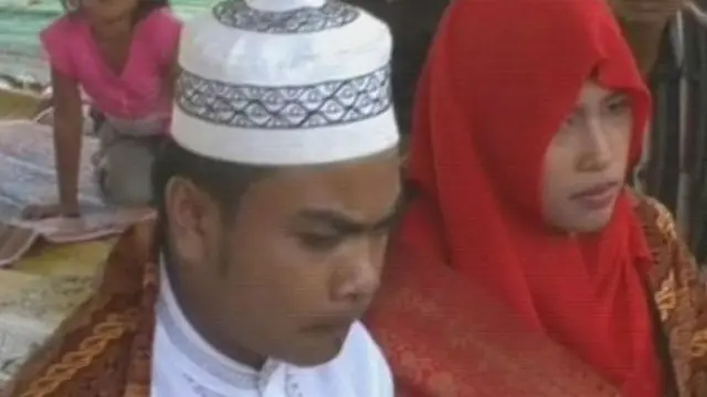 [VIDEO] Ikat Janji Sehidup Semati di Pengungsian Sinabung