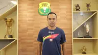 Kepala Bidang Pembinaan dan Prestasi Pengurus Pusat Persatuan Bulu Tangkis Seluruh Indonesia atau PP PBSI Rionny Mainaky mengumumkan skuat Indonesia untuk Piala Sudirman 2021 di Jakarta, Senin, 13 September. (foto: PP PBSI)
