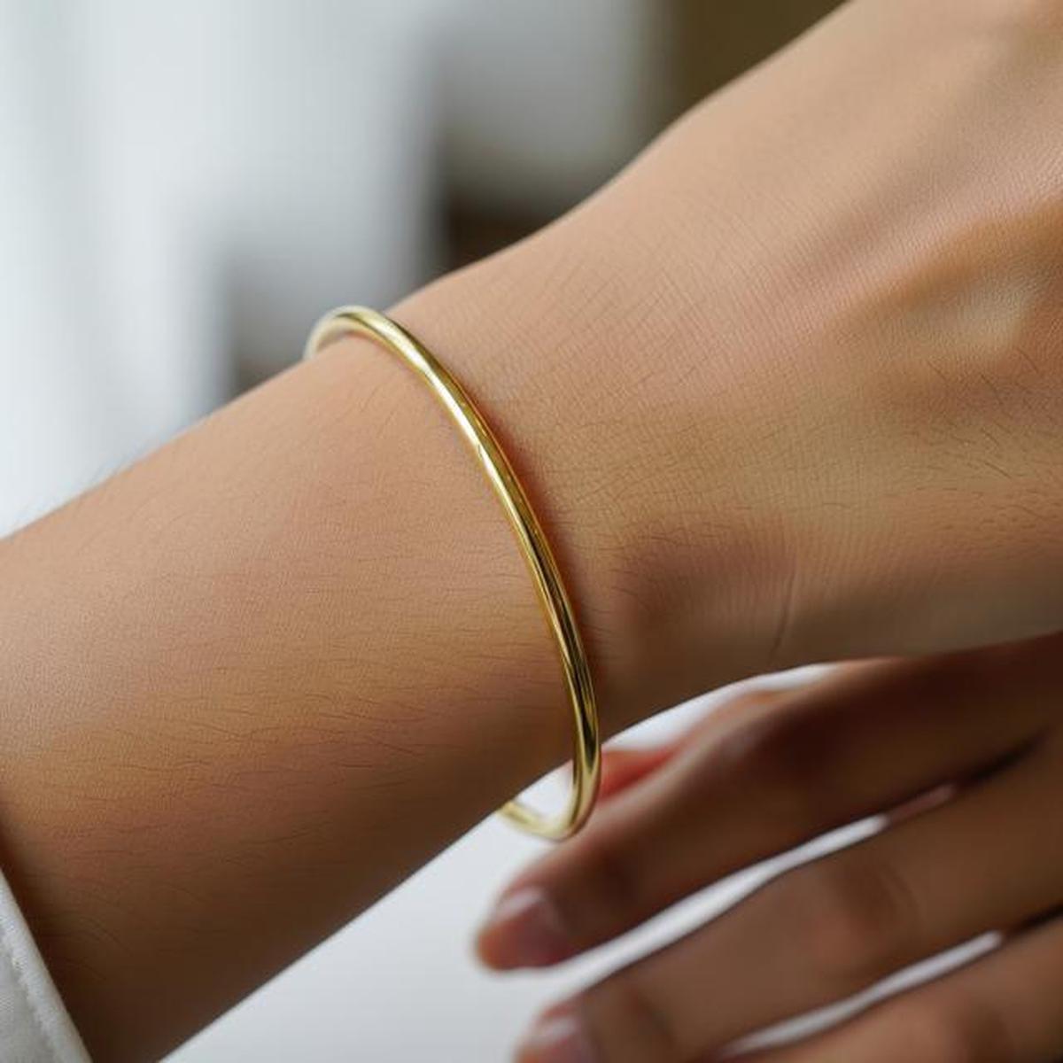 8 Pilihan Gelang Emas Minimalis Tipis tapi Tetap Terlihat Mahal, Tampil Berkelas Setiap Saat