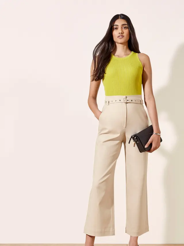 Musim Panas yang Panjang di India Jadi Inspirasi Koleksi Karen Millen