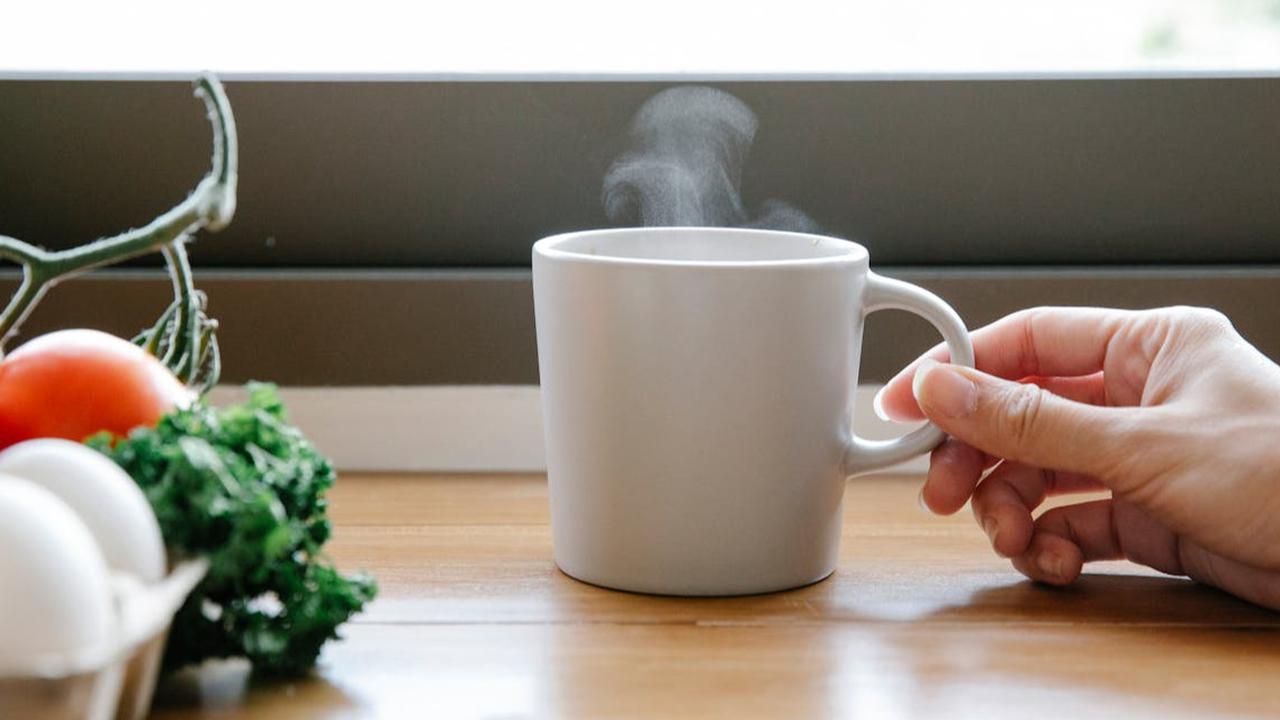 Rahasia Kulit Glowing, Manfaatkan Masker Kopi dan Tomat untuk Wajah Sehat