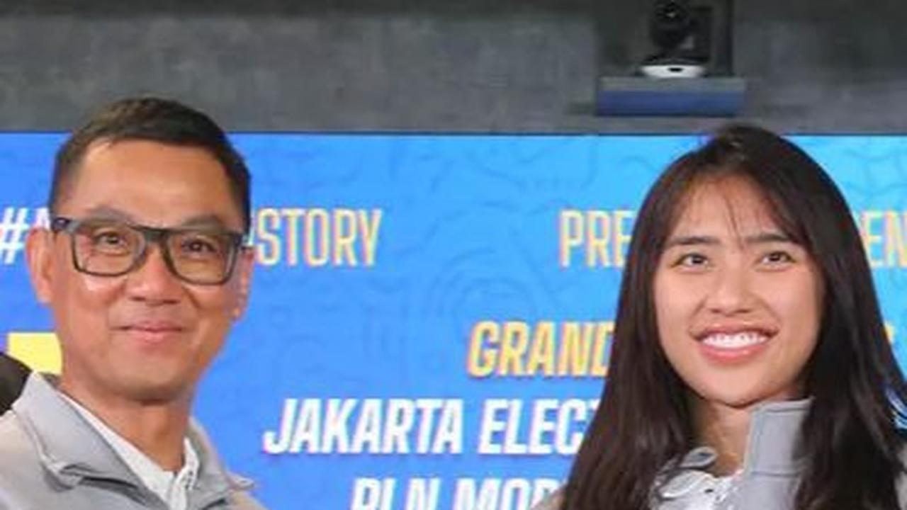 Yolla Yuliana sebelumnya pernah berseragam Jakarta Electric PLN selama 4 musim, 2010, 2015, 2016 dan 2017, bahkan pernah dua kali menjadi juara pada 2015 dan 2016.&nbsp;(Bola.com/M Iqbal Ichsan)
