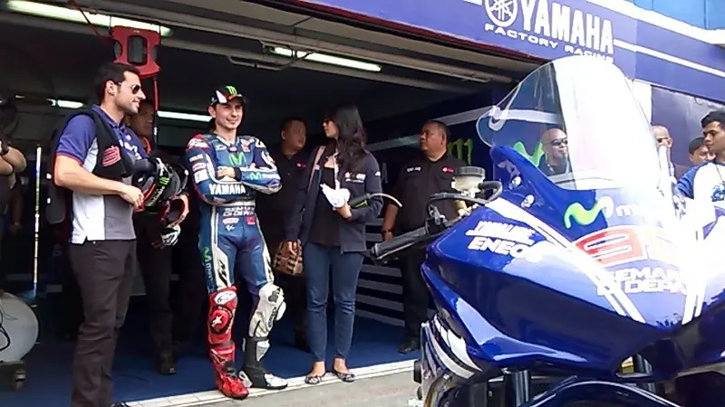 Pembalap Yamaha Jorge Lorenzo