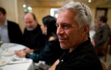 Sederet Kejanggalan dalam Misteri Kematian Jeffrey Epstein, Dari CCTV Rusak Hingga Sosok Berpakaian Oranye