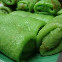 Dadar gulung. (Sumber Foto: ulfazanah.blogspot.com)